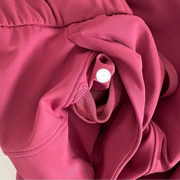 Lululemon On the Fly 7/8 Pant in Chianti - Picture 8 of 9